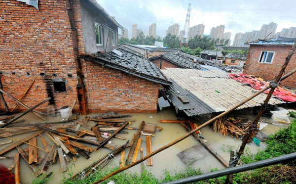 Chine: Huit morts dans les glissements de terrain après le typhon Megi, le bilan s'alourdit