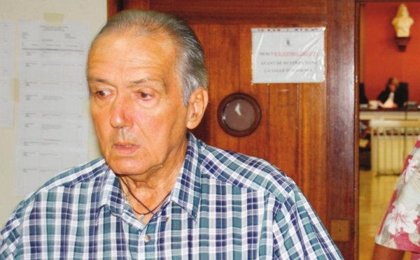 Marchés des déchets verts à Mahina : 1 an ferme requis contre Emile Vernaudon