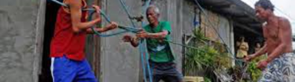 Les Philippines en état d'alerte en attendant un super typhon