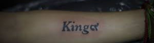 En Thaïlande, le tatouage en signe de deuil éternel du roi