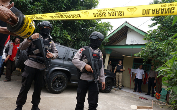 Indonésie : un homme se réclamant de l'EI abattu après avoir attaqué des policiers