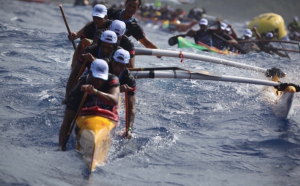 Hawaiki Nui Va’a 2016 – ITW Rodolphe Apuarii : La course de tous les superlatifs
