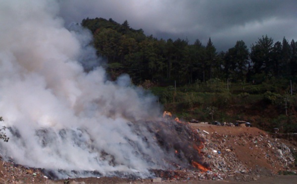Incendie à la décharge de Faa'a