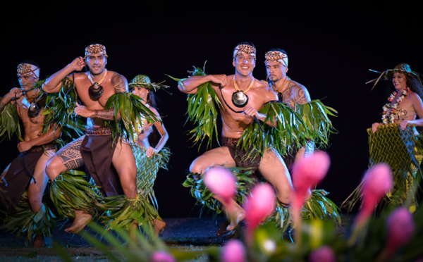 Les Ballets de Tahiti Ora présentent leur nouveau spectacle "Mana" au Japon avant leurs tournées en 2017
