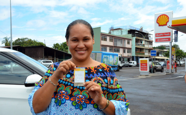 Jeu Pacific-Shell : Rosemay Liao, remporte la cinquième voiture du concours Shell
