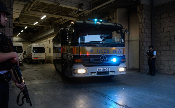 Indonésie: un pilote secouru en montagne trois jours après le crash de son hélicoptère