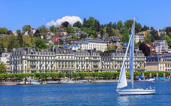 Le club des ultra-riches français réfugiés en Suisse s'élargit