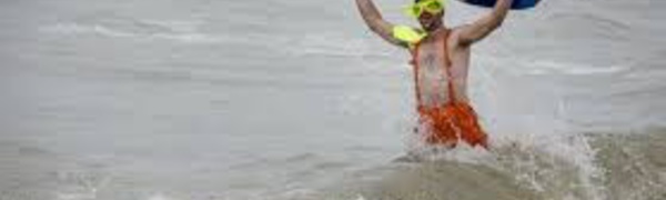 En France et aux Pays-Bas, bain glacé dans la Mer du Nord pour le Nouvel An
