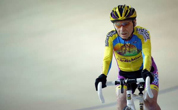 A 105 ans, Robert Marchand tente un nouveau record de vitesse à vélo
