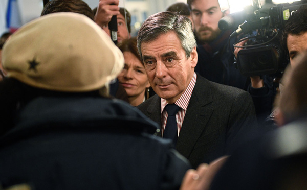 Fillon, discret depuis plusieurs semaines, défend son programme "radical"