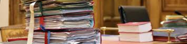 Accusée d'avoir étouffé sa fille de 17 ans, une "bonne mère" devant les assises