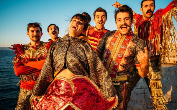 Concerts de Deluxe à Tahiti et Moorea : n'oubliez pas votre moustache !