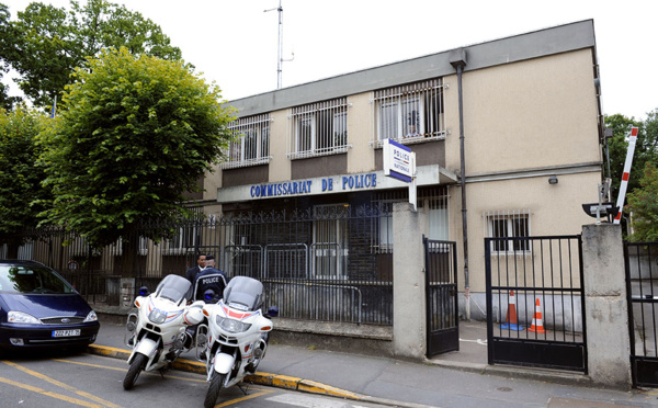 Aulnay-sous-Bois: un policier mis en examen pour viol, ses trois collègues pour violences