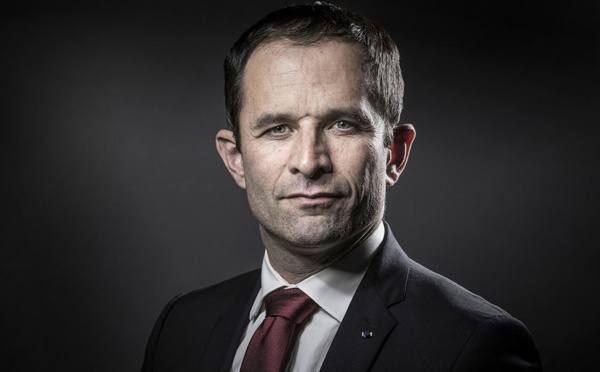Présidentielle: Hamon présente un organigramme ouvert à la société civile