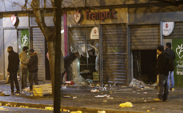 "Justice pour Théo": le choc et la polémique après les violences à Bobigny