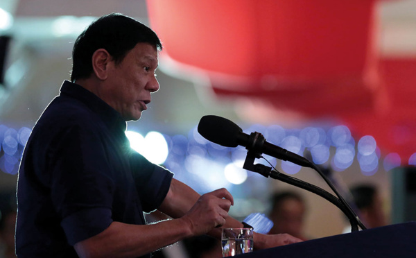 Philippines: Duterte accusé par une sénatrice d'être un "tueur en série"