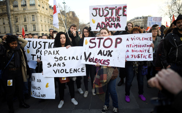 Heurts lors d'un rassemblement contre les violences policières à Paris, des lycées bloqués