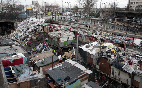 Un campement de Roms évacué dans le nord de Paris