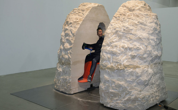 Abraham Poincheval sort "un peu sonné" de 8 jours dans un rocher