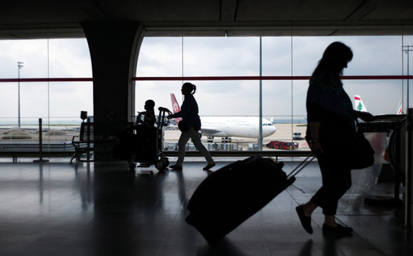 Grève des contrôleurs aériens: une trentaine de vols annulés à Roissy