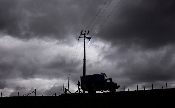 Tempête Zeus: 15.000 foyers encore privés d'électricité, rétablissement en vue