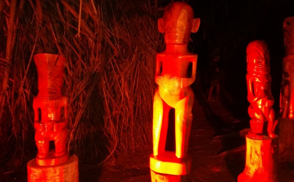 Les fascinants tiki ont illuminé la Pointe Nu'uroa comme par magie…