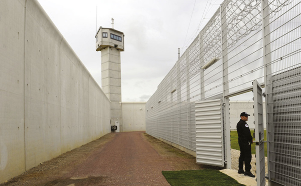 Vote en prison: une association somme l'Etat d'agir