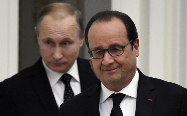 Après de nouveaux soupçons sur Fillon, Hollande et Poutine s'invitent dans le débat