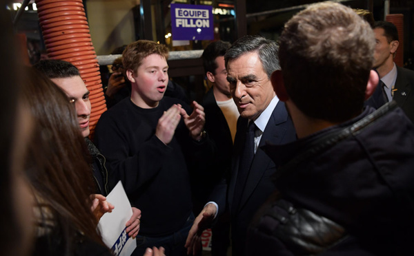 Fillon revoit à la baisse ses économies auprès des collectivités