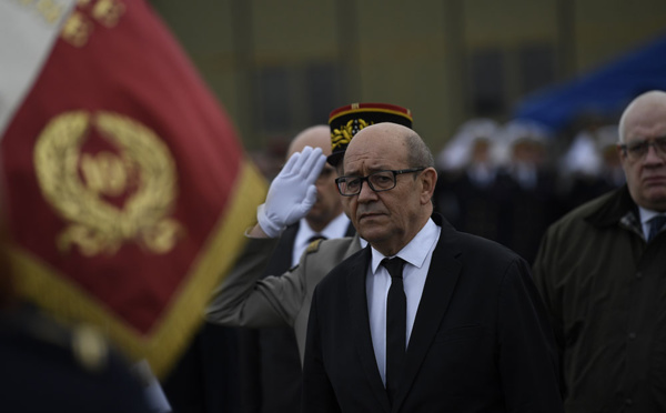 Hamon dénonce par avance le ralliement "pas acceptable" de Le Drian à Macron