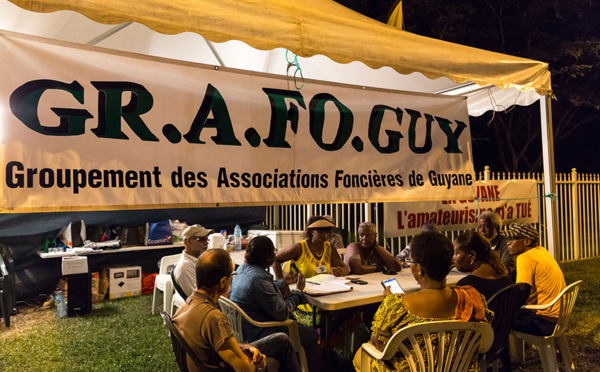 Plus de 10.000 manifestants en Guyane pour la "journée morte"