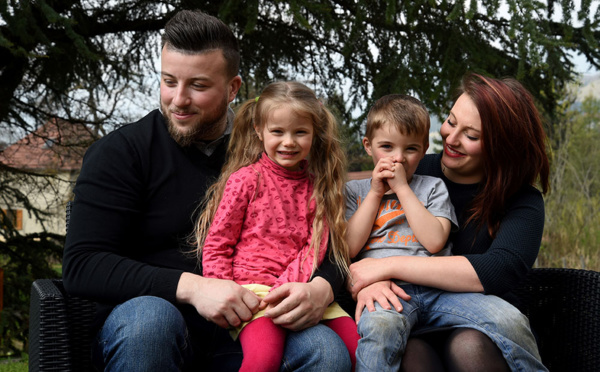 Accusés à tort de maltraitance sur leur fille, ils demandent réparation aux experts