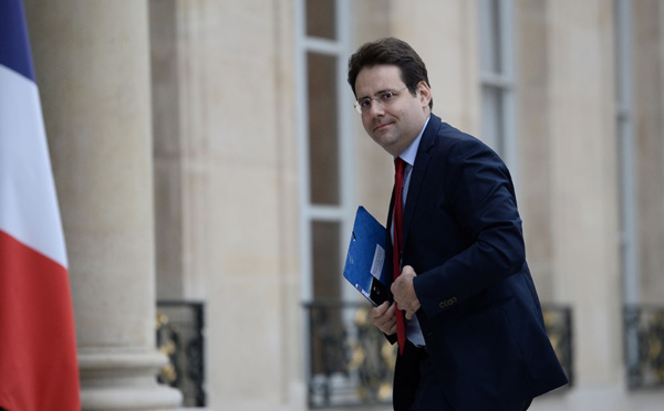 Fekl dépose plainte pour diffamation après des propos de Philippot (FN) visant la police