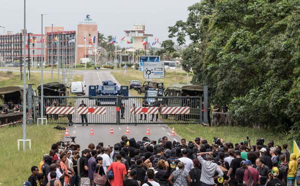 Guyane: le Centre spatial libéré, le plan d'urgence validé