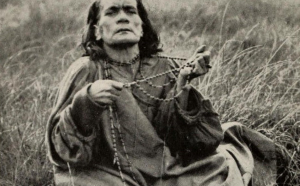 Carnet de voyage - En 1914, Angata libéra et rassasia les Pascuans pendant 37 jours