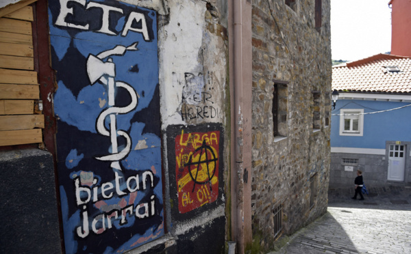 "Désarmement" d'ETA: "les armes remises à la société civile sur le sol français"