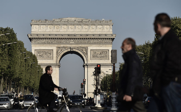 Attentat Champs-Elysées: les investigations se poursuivent à deux jours d'une présidentielle sous haute surveillance