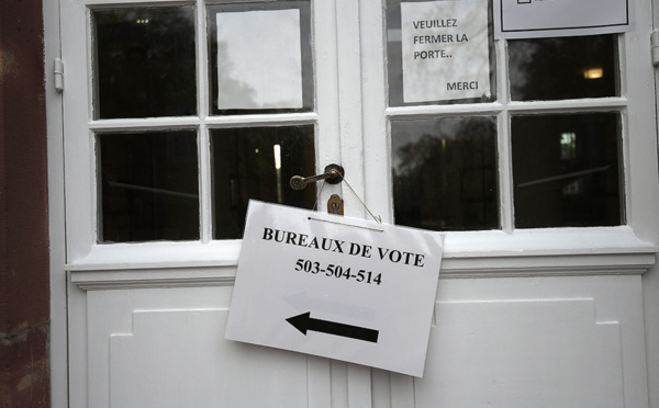 Présidentielle: les bureaux de vote ouverts en métropole pour un premier tour sous tension et incertain