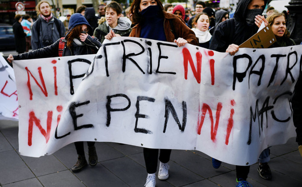 "Ni Marine ni Macron": des lycéens manifestent à Paris