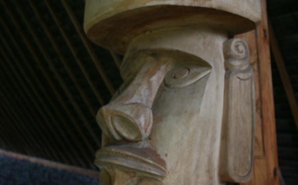 Marquises: Le moai de Atuona déjà très endommagé