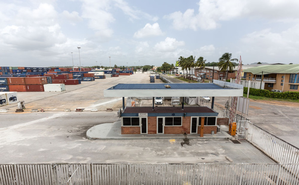 Guyane: le collectif "Pou Lagwiyann dékolé" menace de nouvelles actions