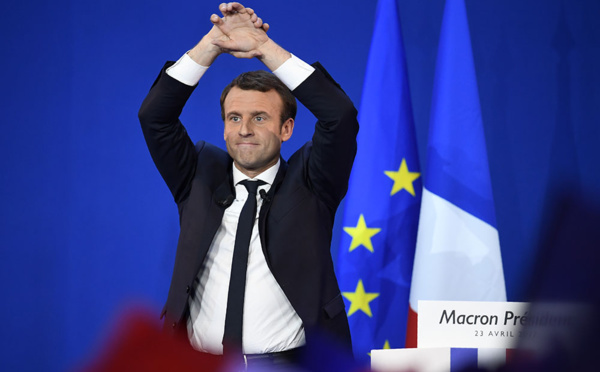 Macron élu président en l'emportant largement sur Le Pen