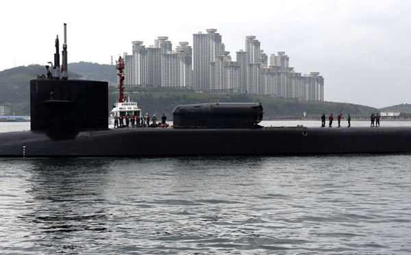 Un sous-marin italien heurte un cargo, pas de dégâts