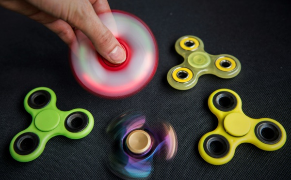 Le hand spinner, le phénomène inattendu qui envahit les cours de récré