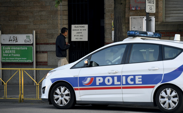 Essonne: marche blanche en hommage à un jeune de 17 ans, mort après une course-poursuite avec la police