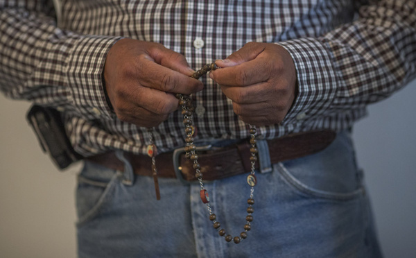 Les automobilistes philippins privés de rosaires