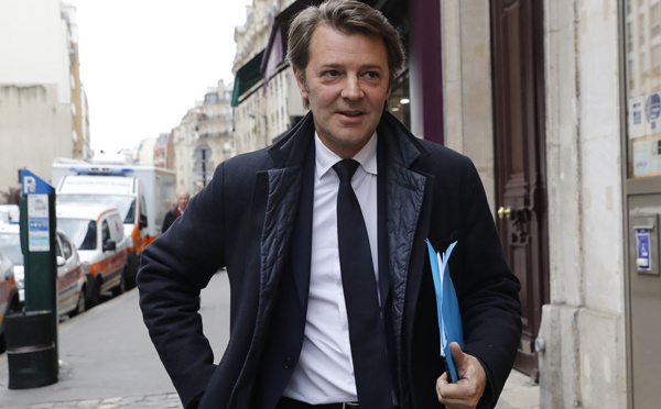 Législatives: LR veut resserrer les rangs jusqu'à dimanche, remettant à plus tard le débat sur la ligne