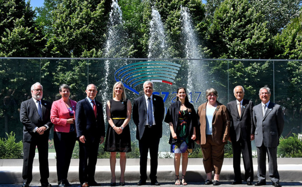 Au G7 de l'environnement, six pays unis, les Etats-Unis font cavalier seul