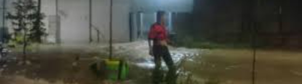 Inondations en Indonésie: des dizaines de détenus s'évadent de prison