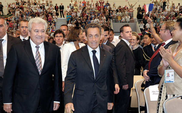 Nouvelle-Calédonie: Sarkozy appelle à voter pour le candidat du "maintien dans la France"